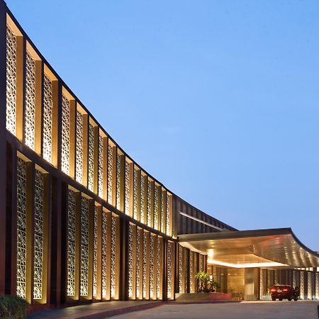 Hotel Santika Premiere Bandara Палембанг Экстерьер фото