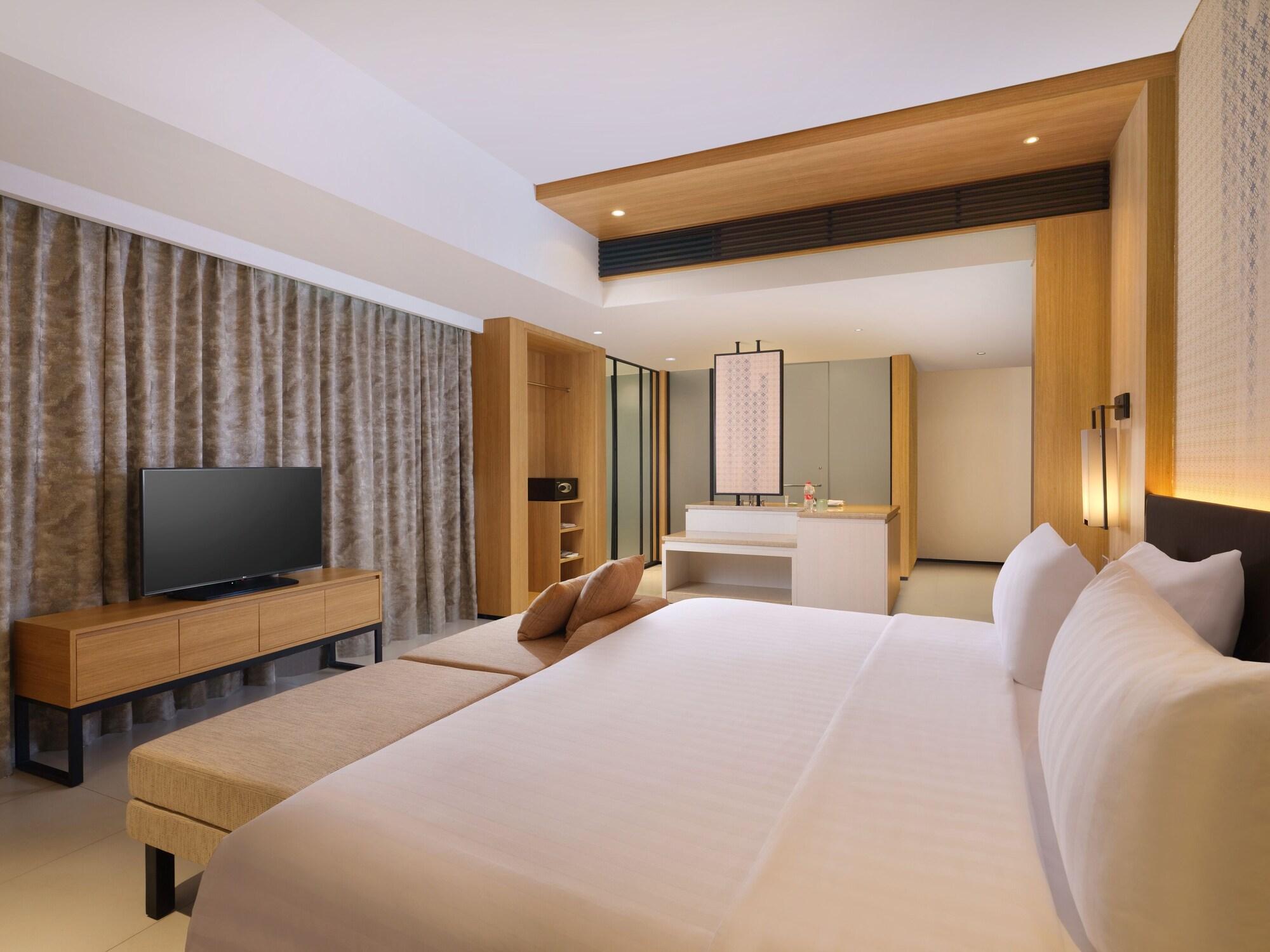 Hotel Santika Premiere Bandara Палембанг Экстерьер фото