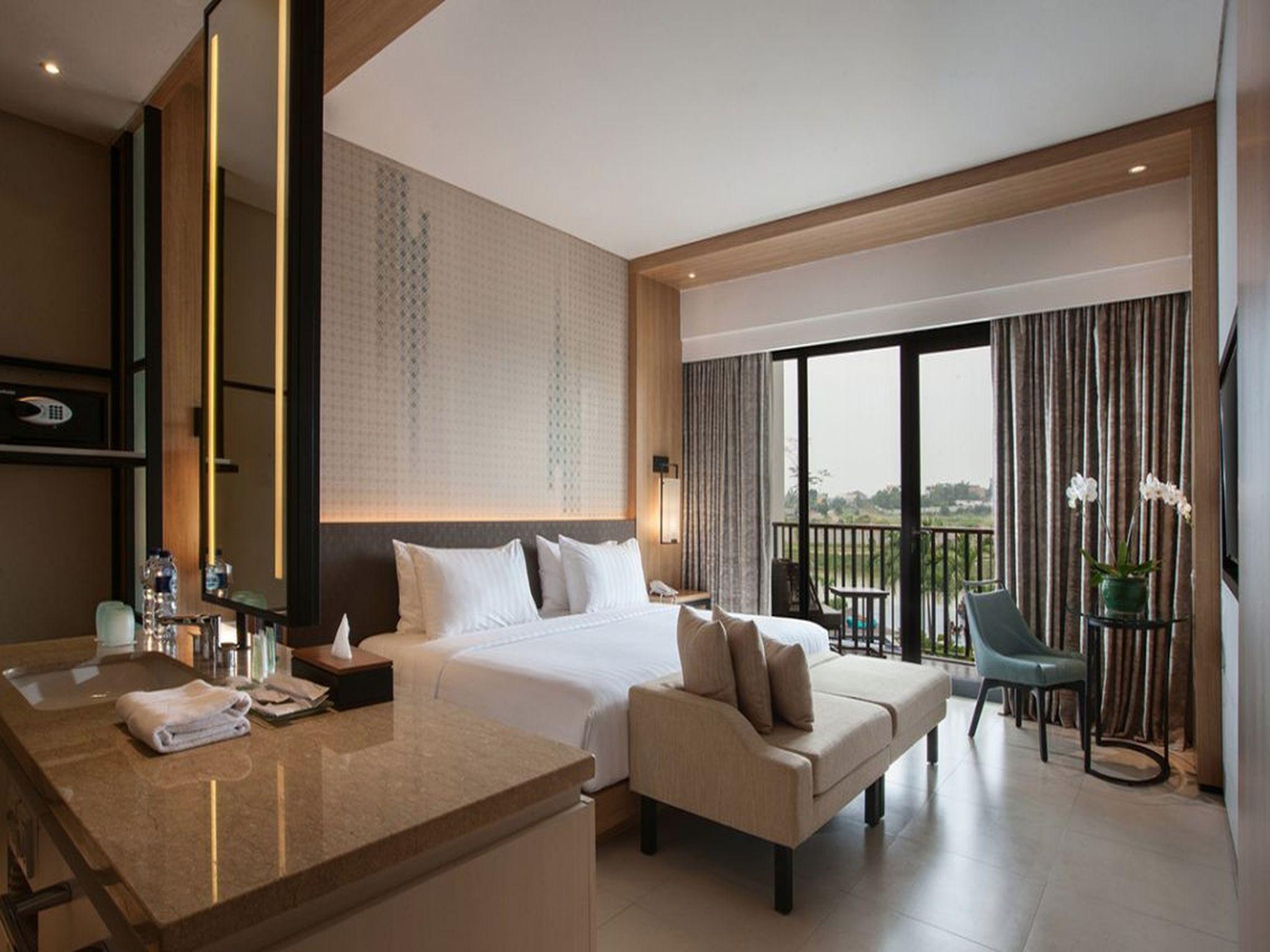 Hotel Santika Premiere Bandara Палембанг Экстерьер фото